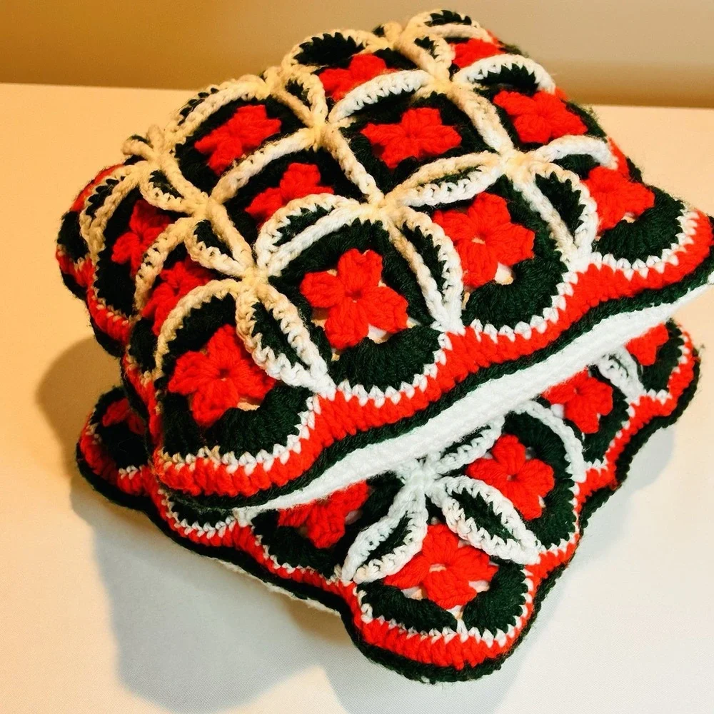 2 Crochet Christmas Throw Pillows Handmade Square Red White Green  12